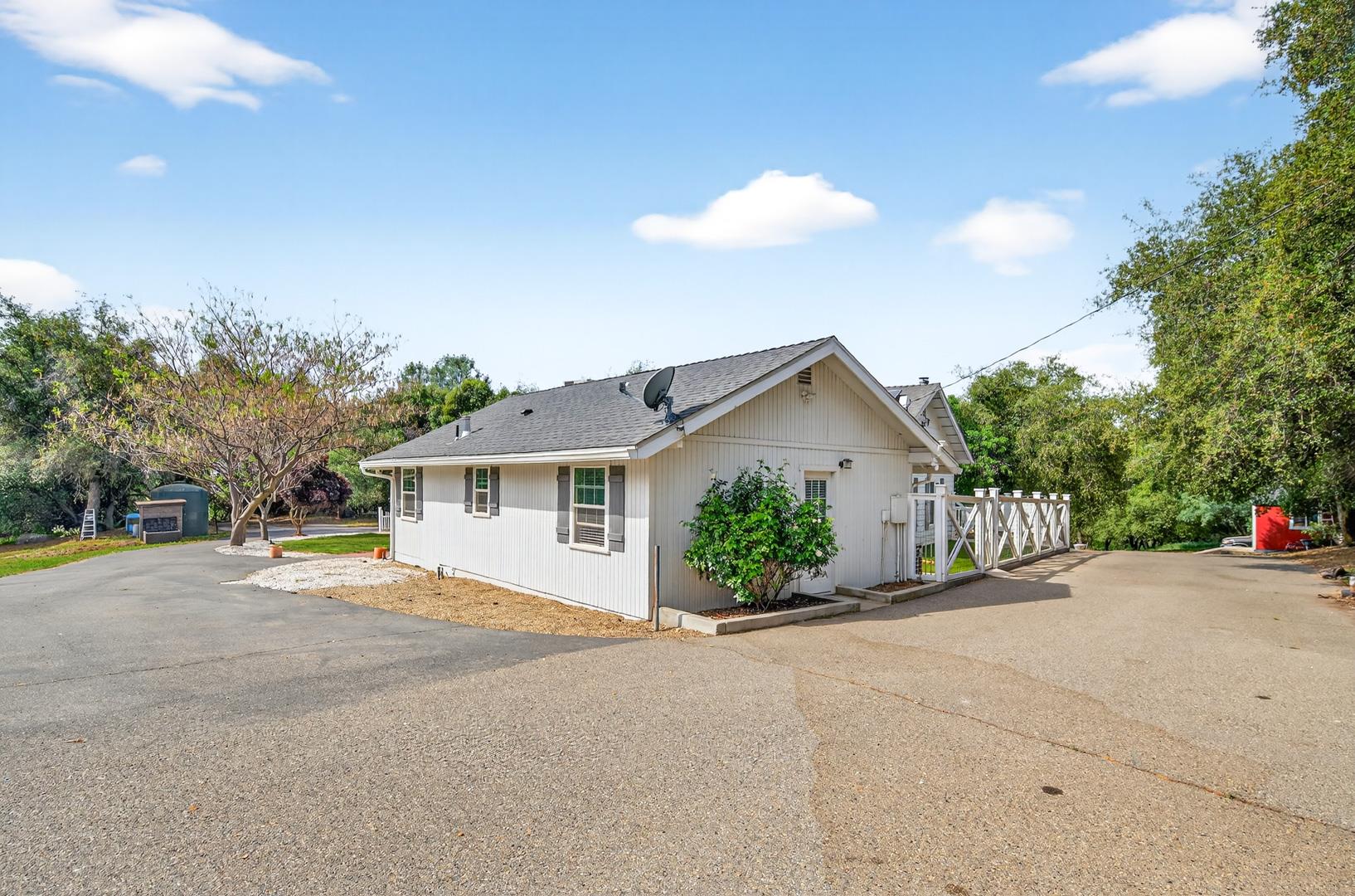35073 Auberry Rd, photo 78
