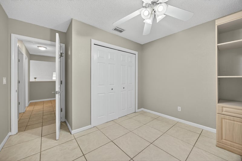 Photo 19 of 3945 Oak St, Jacksonville, FL 32205, photographed by Megapixeler