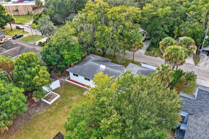 Photo 35 of 2925 Bethel Ct, Jacksonville, FL 32207, photographed by Megapixeler