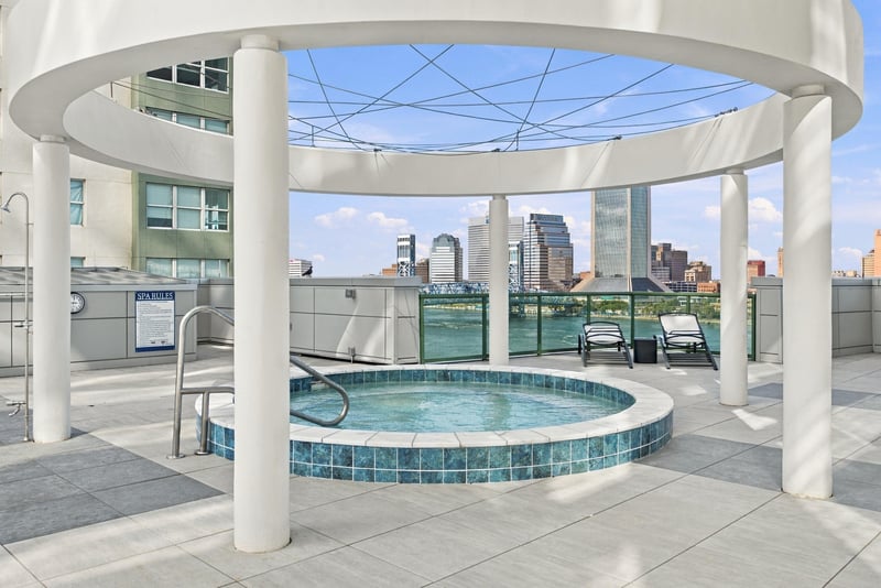 Rooftop spa and lounge area, photographed by Megapixeler on Riverplace Blvd, Jacksonville