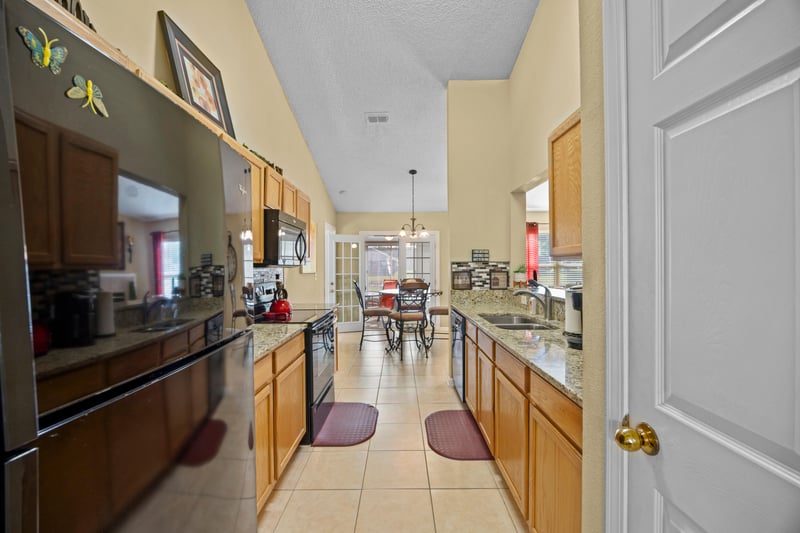 Photo 22 of 10907 Taurina Ridge Dr, Jacksonville, FL 32218, photographed by Megapixeler