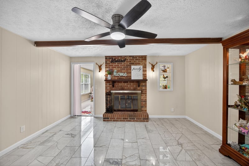 Living Room at 3627 County Road 218, Middleburg, FL 32068