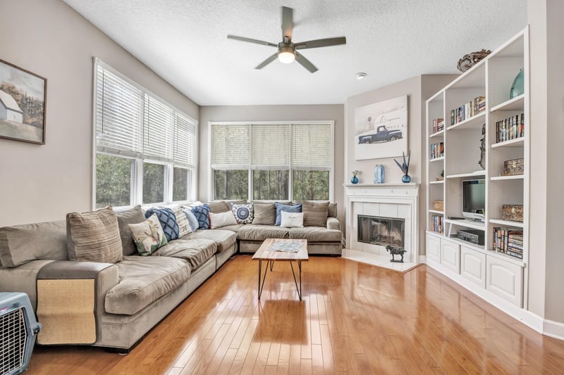 Photo 10 of 636 Wyndham Ct, Orange Park, FL 32073, photographed by Megapixeler