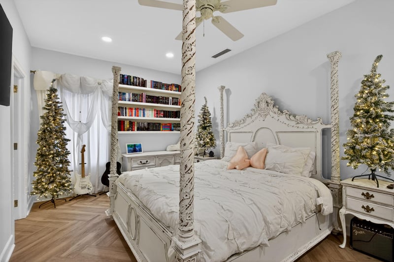 Bedroom 4 at 7987 Hollyridge Rd, Jacksonville, FL 32256