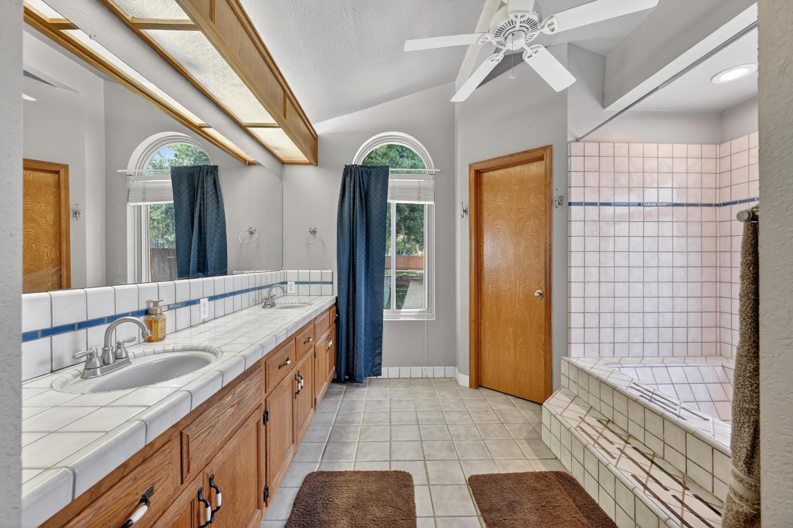 1185 N Locan Ave, photo 65