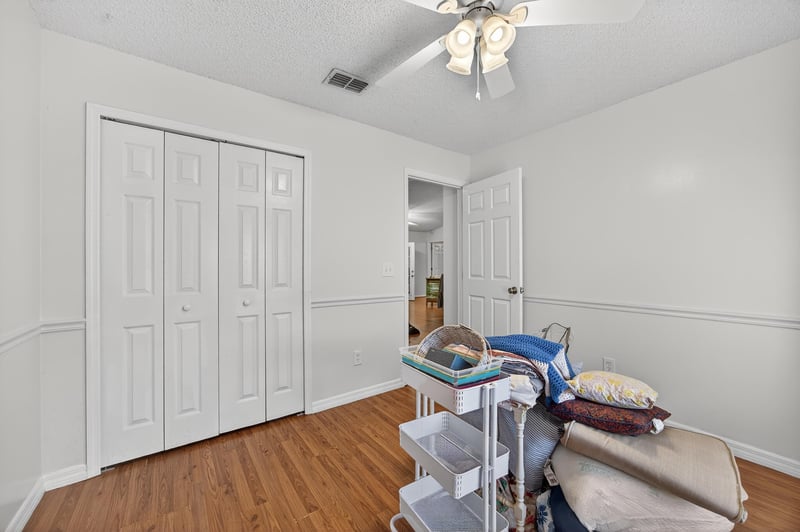 yirayma (42) at 7613 Chelmsford Dr, Jacksonville, FL 32244