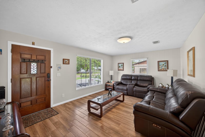 Photo 5 of 11506 Renne Dr E, Jacksonville, FL 32218, photographed by Megapixeler
