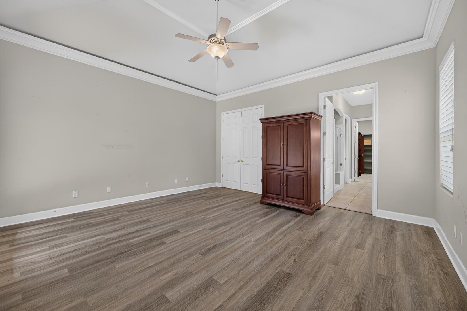 11 W Jordan Ave, photo 61