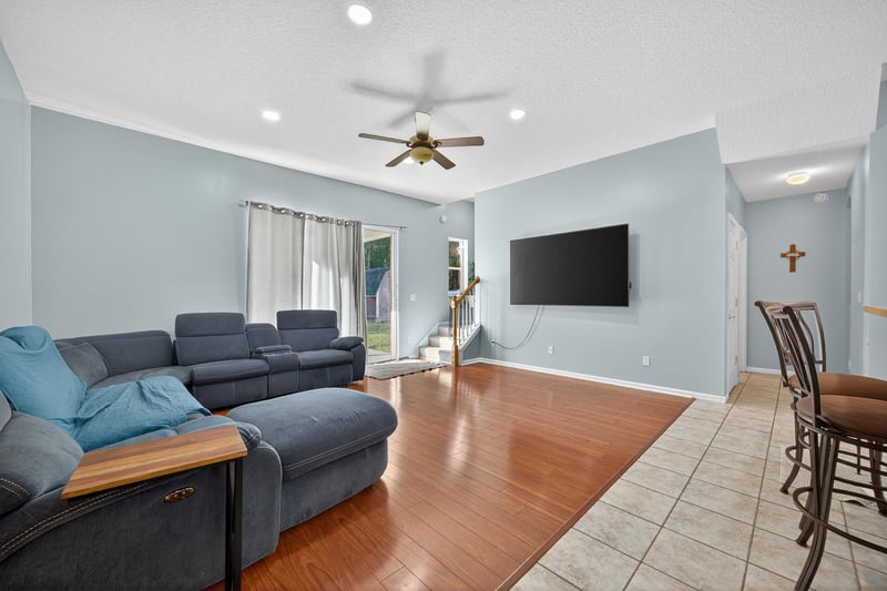 Photo 7 of 3204 Wandering Oaks Dr, Orange Park, FL 32065, photographed by Megapixeler