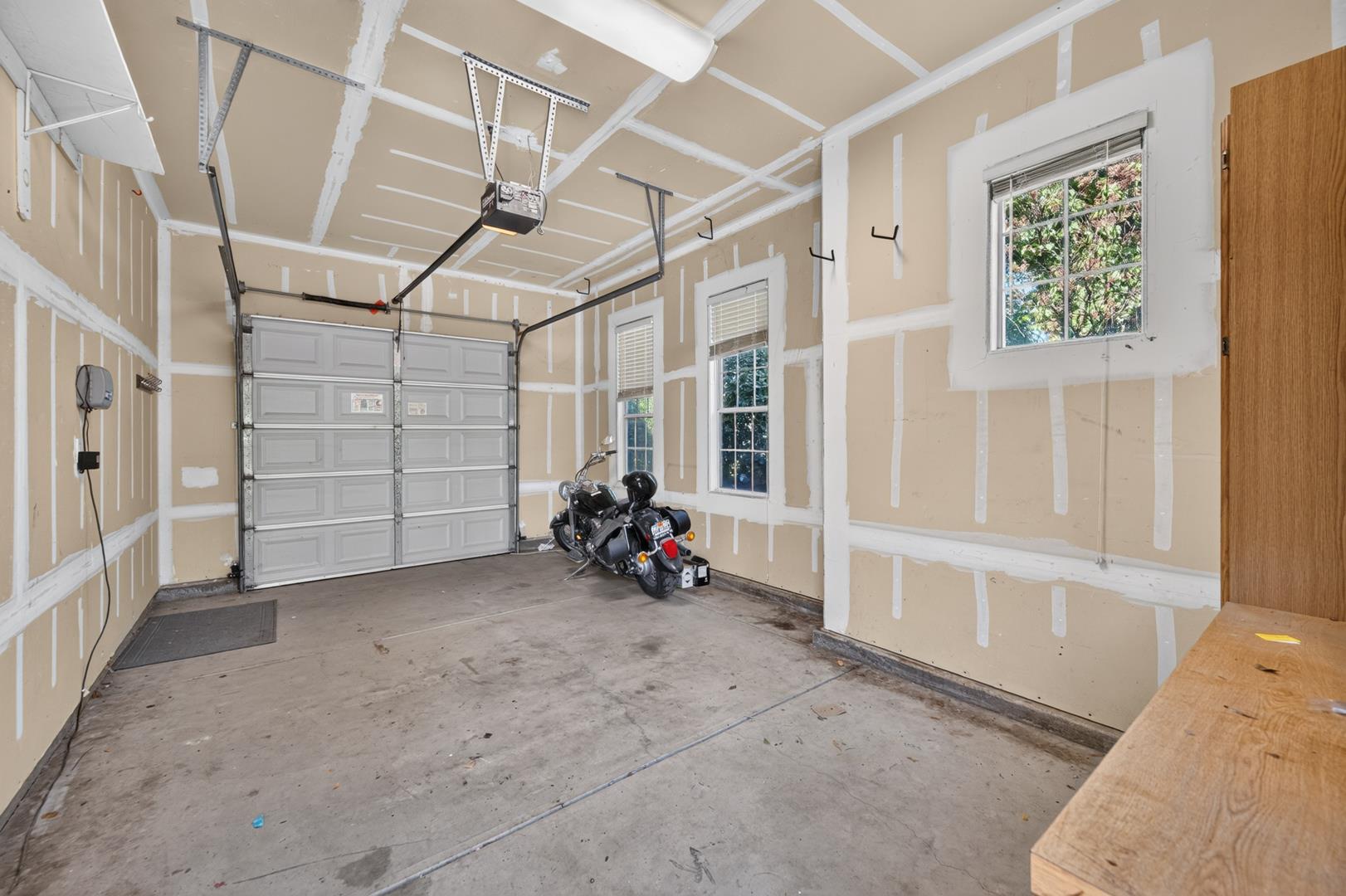 11 W Jordan Ave, photo 97