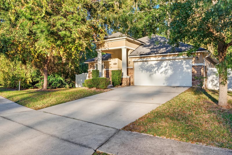 Front Right at 15885 Bainebridge Dr, Jacksonville, FL 32218