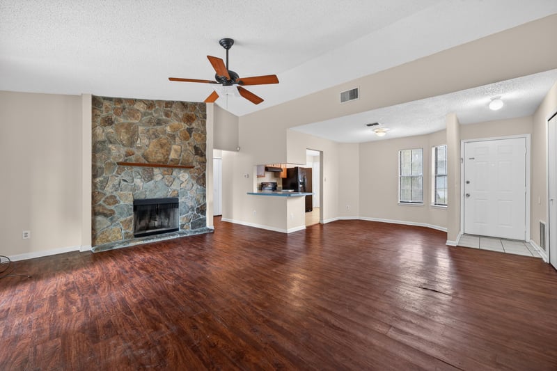 Photo 7 of 8725 Huntington Woods Cir N, Jacksonville, FL 32244, photographed by Megapixeler