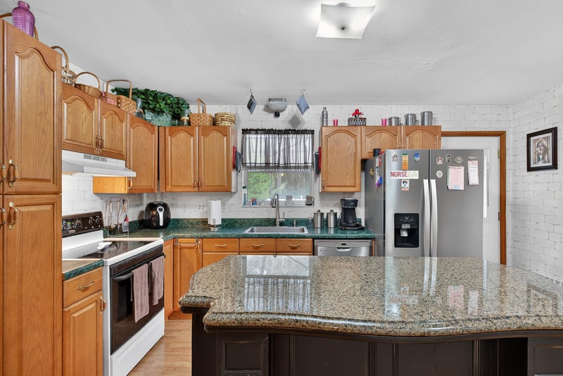 Photo 18 of 3905 Meek Dr, Jacksonville, FL 32277, photographed by Megapixeler
