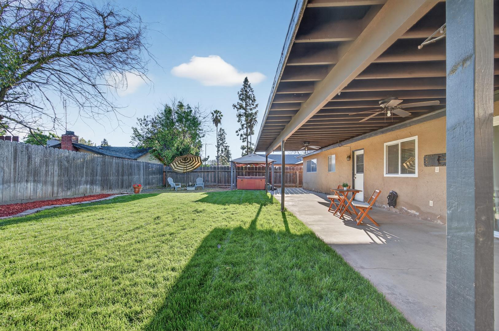 1235 W Dyer Ave, photo 42