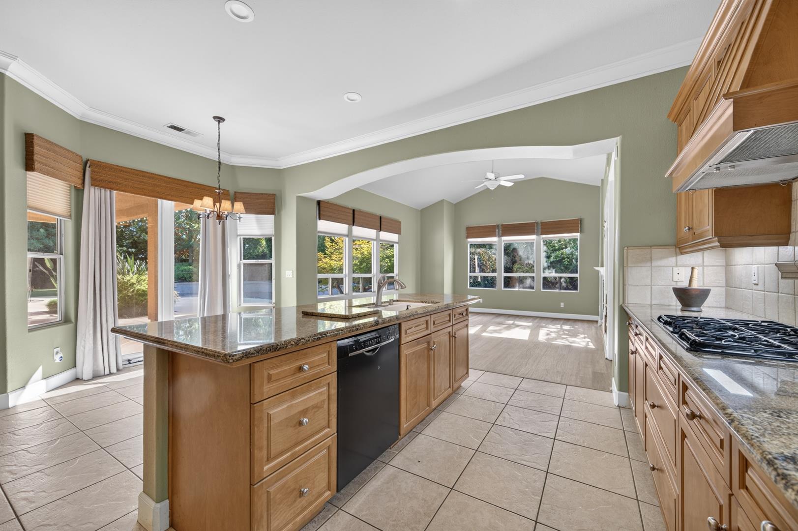 11 W Jordan Ave, photo 34
