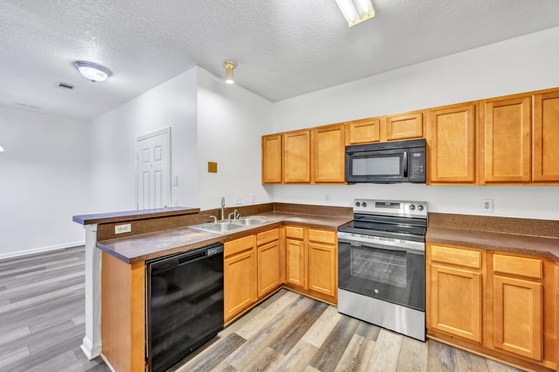 Photo 15 of 3641 Kirkpatrick Cir, Jacksonville, FL 32210, photographed by Megapixeler