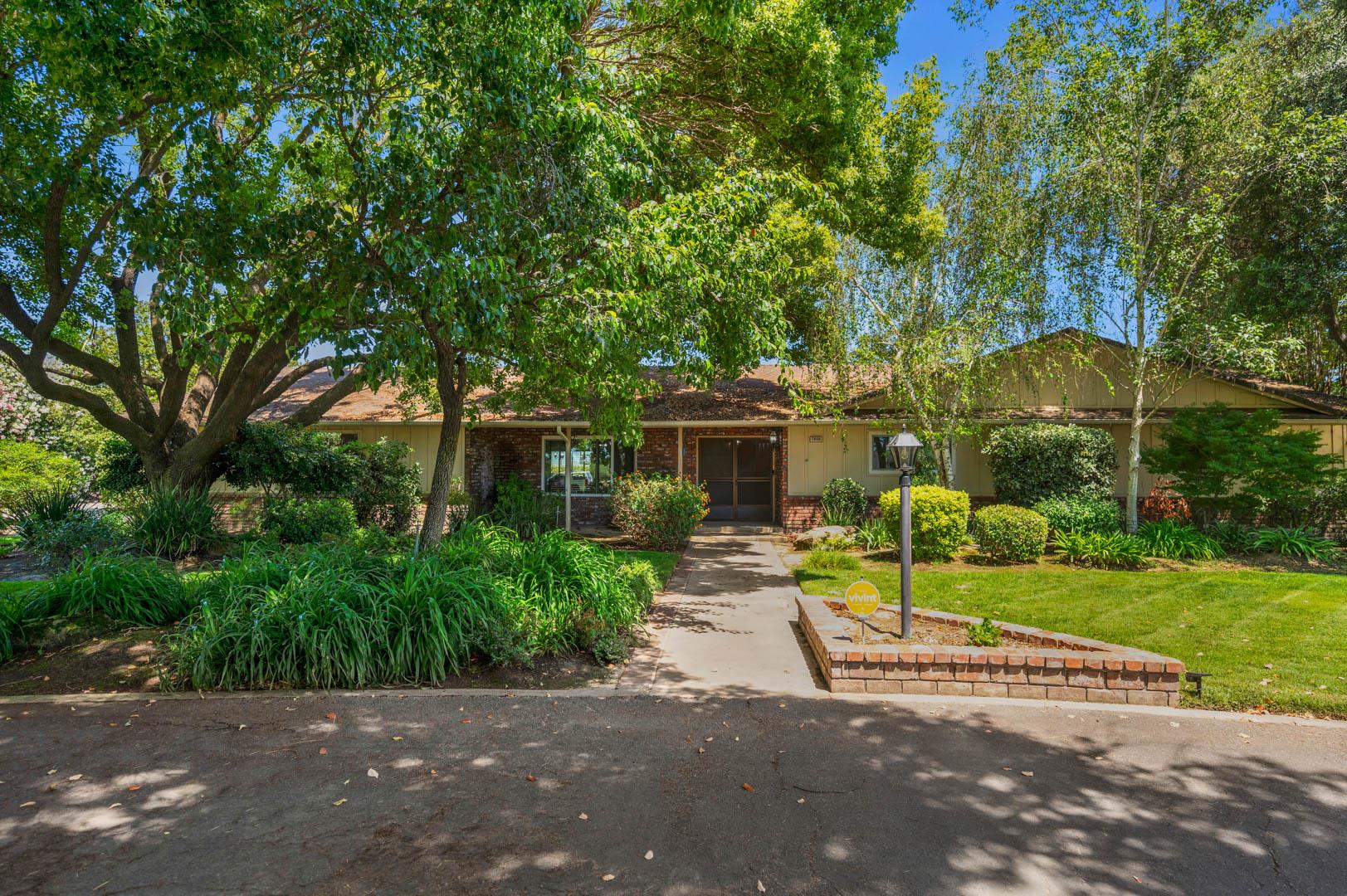 7856 S Del Rey Ave, Del Rey