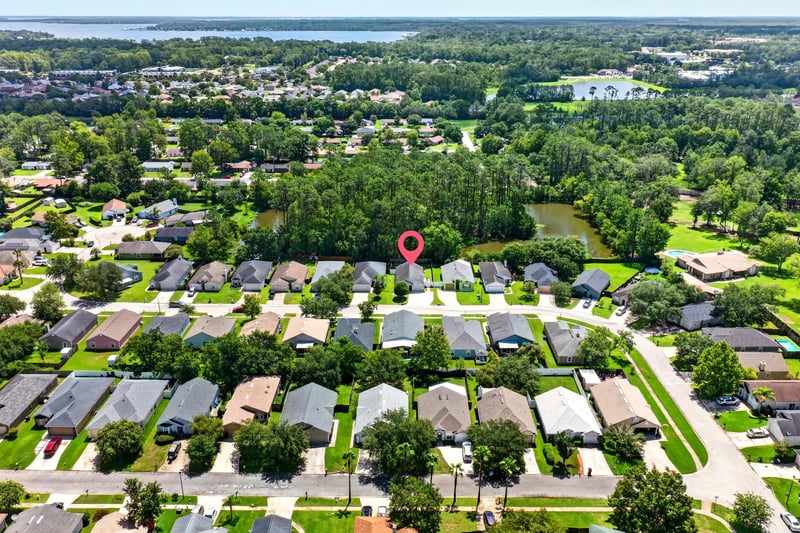 Drone aerial of the neighborhood and homesite in Middleburg, FL