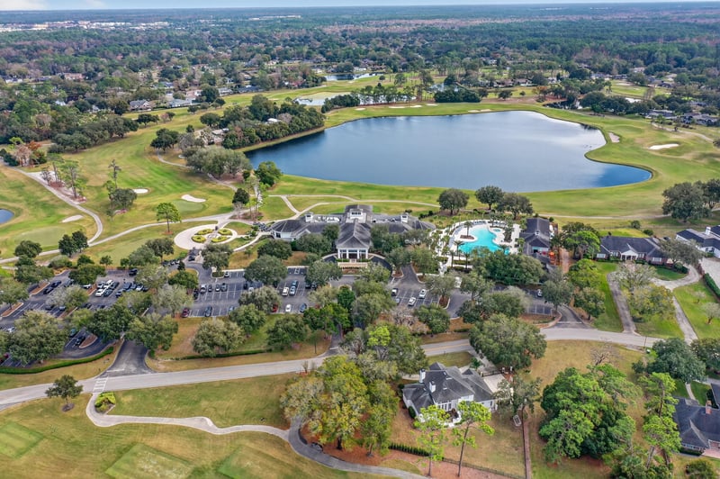 Amenities at 7987 Hollyridge Rd, Jacksonville, FL 32256