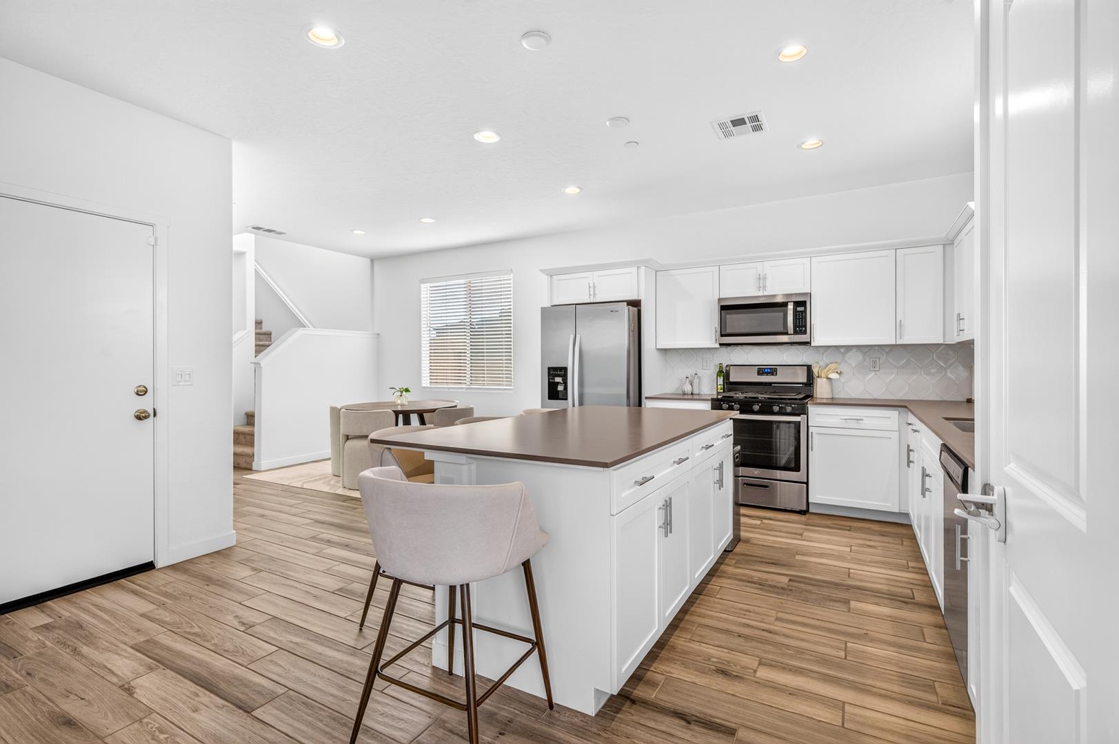 6050 W Swift Ave, photo 22