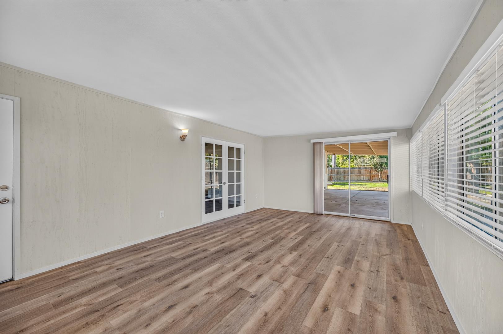 957 W Pico Ave, photo 18