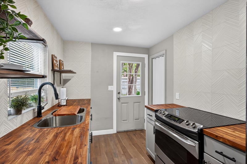 Photo 11 of 1741 Tyler St, Jacksonville, FL 32209, photographed by Megapixeler