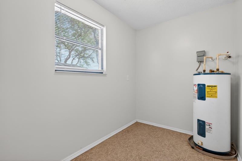 Laundry Room at 516 Penman Rd, Neptune Beach, FL 32266