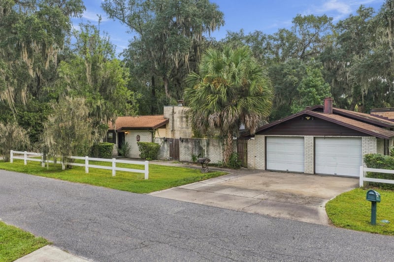 Photo 5 of 6871 Hyde Grove Ave, Jacksonville, FL 32210, photographed by Megapixeler