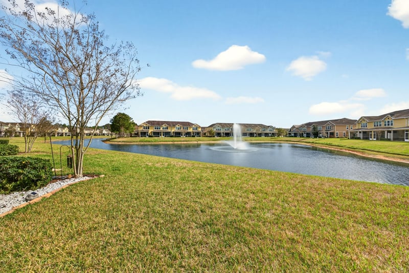 Photo 4 of 6840 Roundleaf Dr, Jacksonville, FL 32258, photographed by Megapixeler