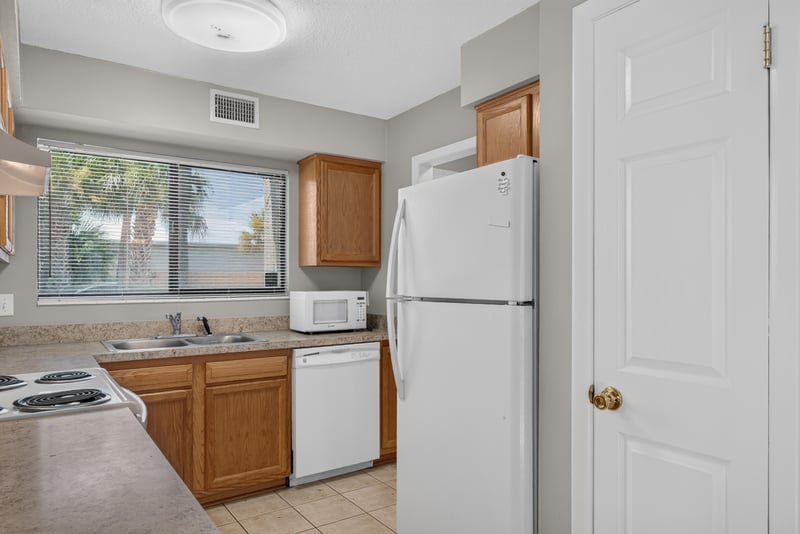 Photo 14 of 340 S 14th Ave E APT A, Jacksonville Beach, FL 32250, Jacksonville Beach, FL 32250, photographed by Megapixeler