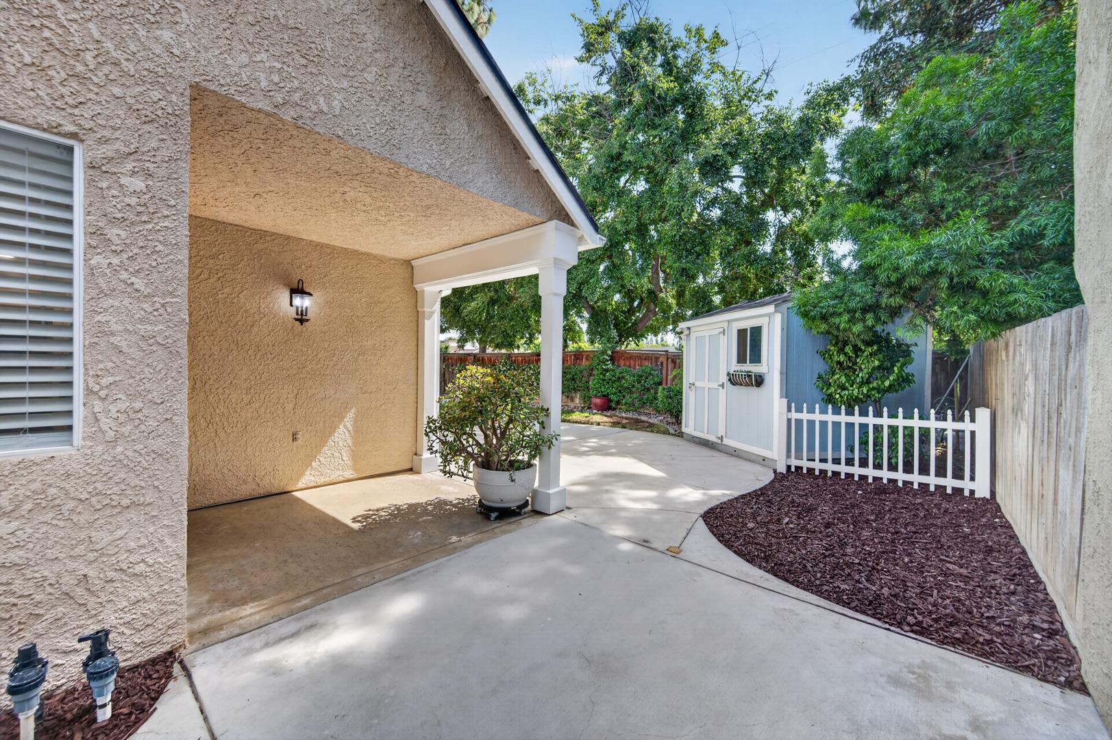 7878 N Meridian Ave, photo 40