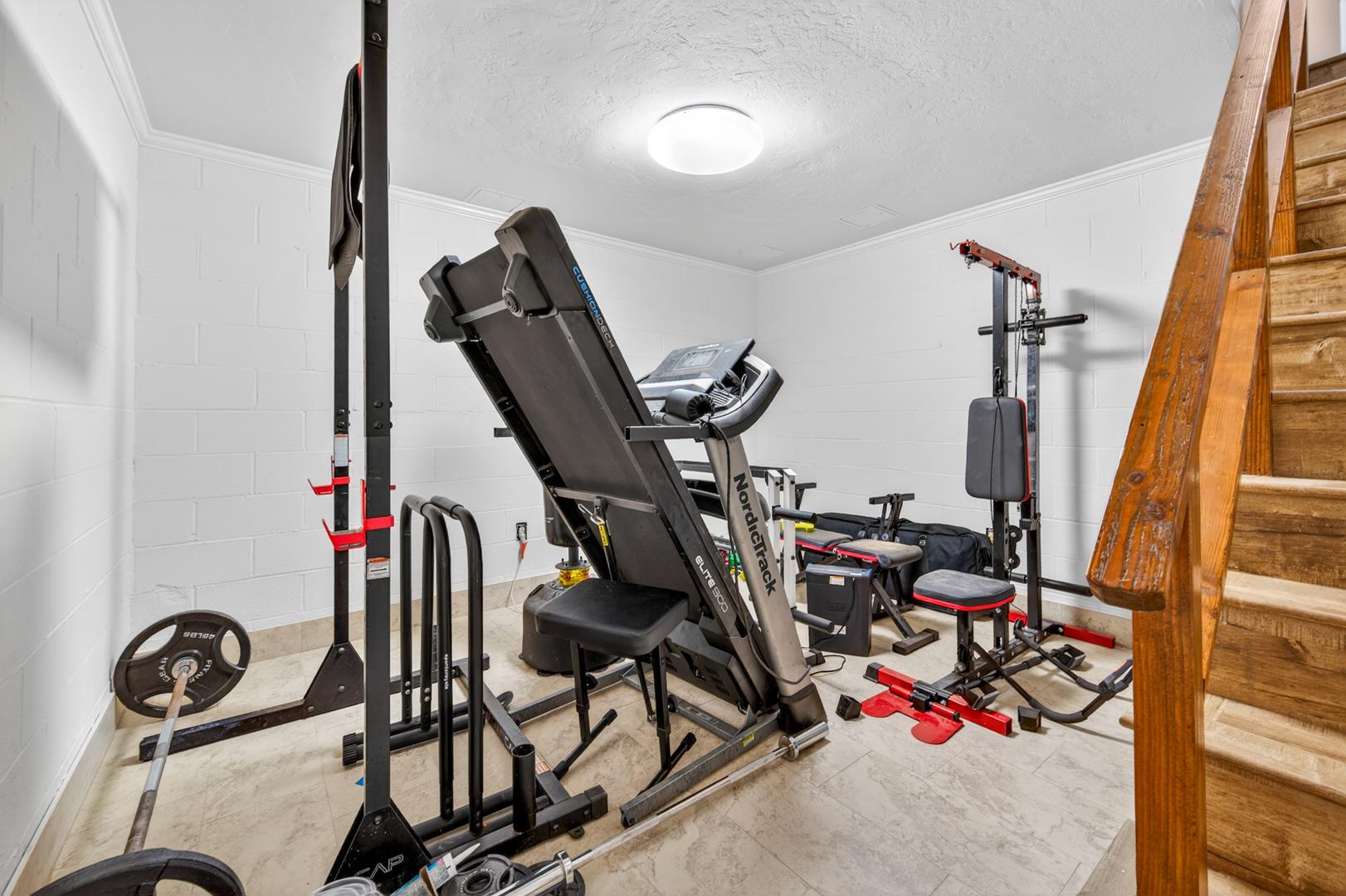 5261 N Van Ness Blvd, photo 83