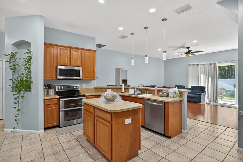 Photo 11 of 3204 Wandering Oaks Dr, Orange Park, FL 32065, photographed by Megapixeler