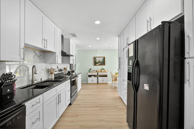 Photo 14 of 3211 Chantilly Ct, Orange Park, FL 32073, photographed by Megapixeler