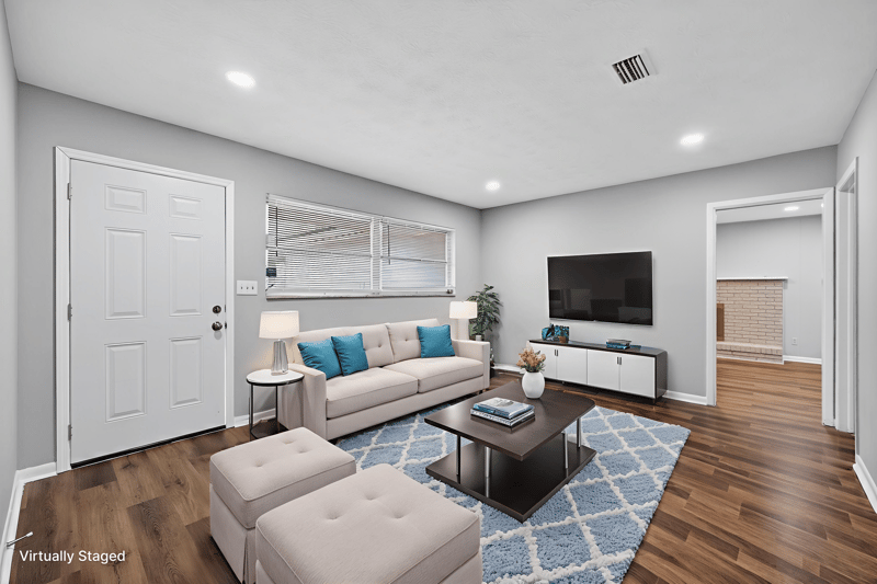 Photo 5 of 8015 Jaguar Dr, Jacksonville, FL 32244, photographed by Megapixeler