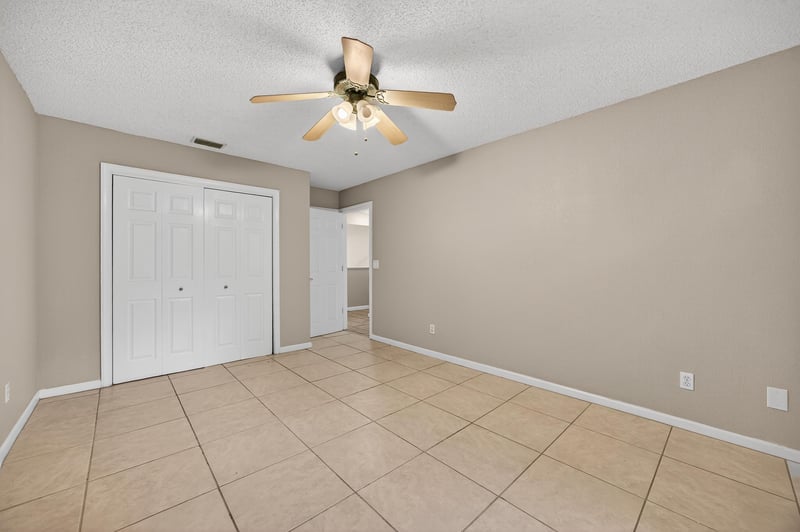 Photo 15 of 3945 Oak St, Jacksonville, FL 32205, photographed by Megapixeler