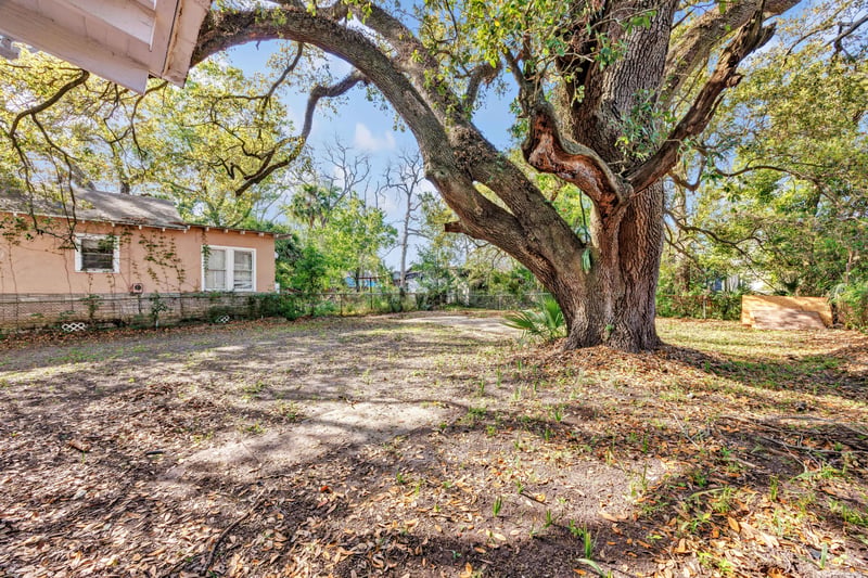 Photo 22 of 1439 W 15th St, Jacksonville, FL 32209, photographed by Megapixeler