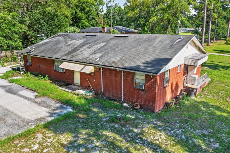Side exterior roofline and windows at 5745 110th St, Jacksonville, FL 32244
