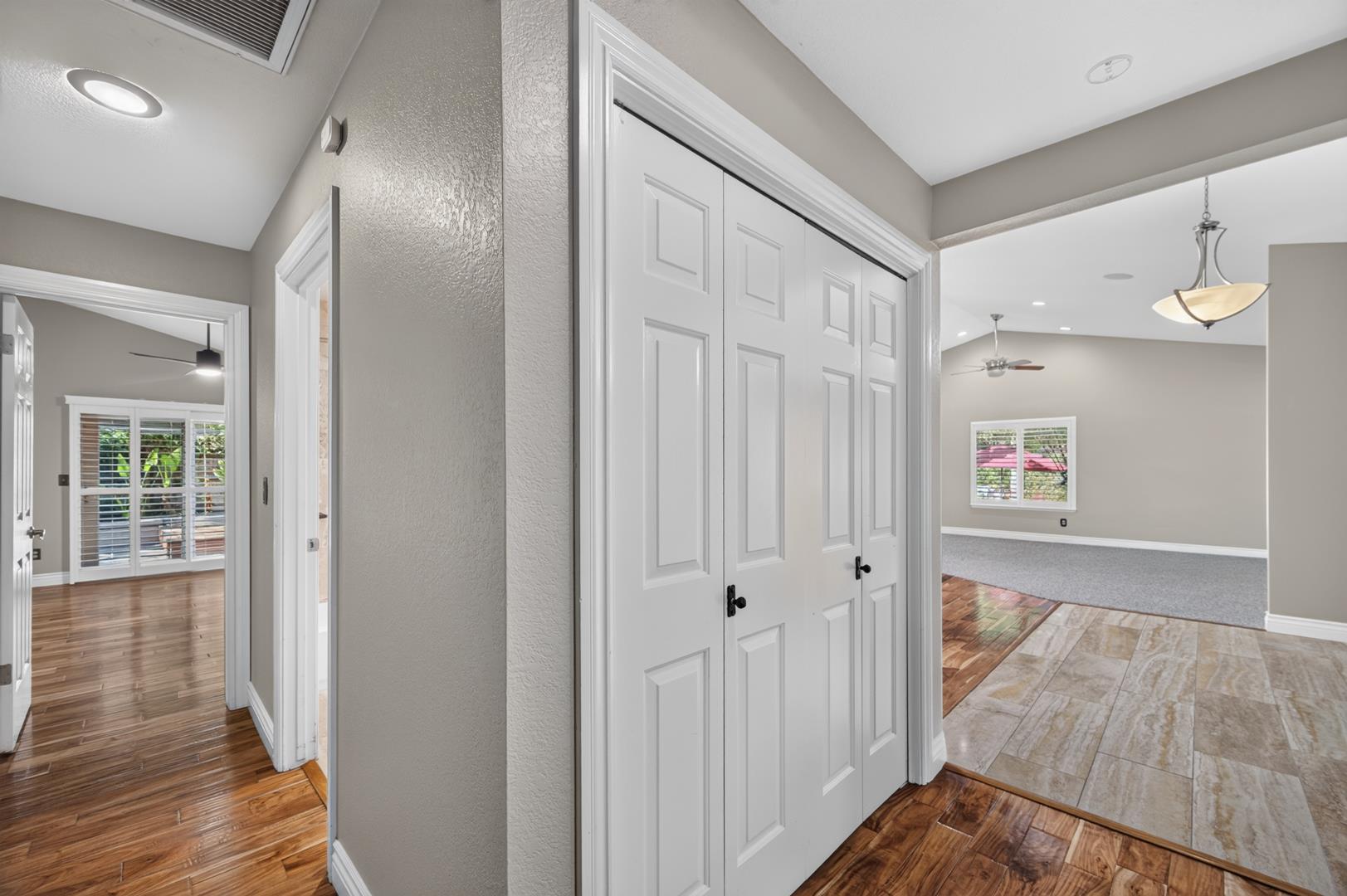 6495 N Vagedes Ave, photo 28