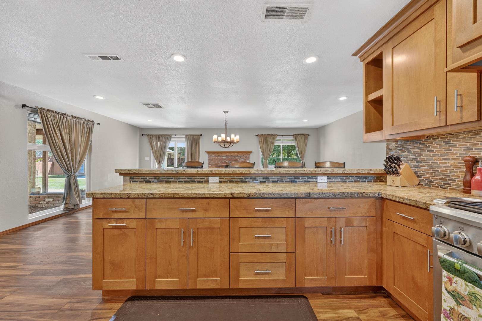 1185 N Locan Ave, photo 40