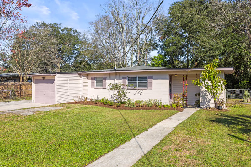 Photo 1 of 10431 Ebbitt Rd, Jacksonville, FL 32246, photographed by Megapixeler
