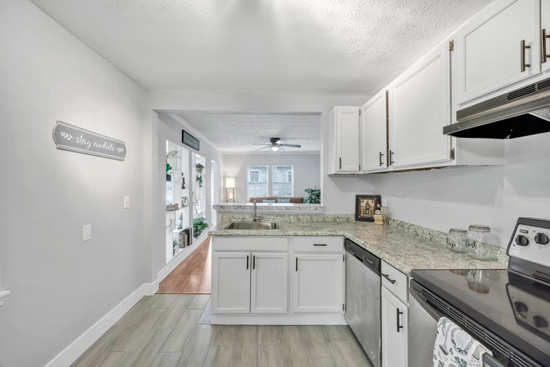 Photo 13 of 1026 Dixon St, Jacksonville, FL 32254, photographed by Megapixeler