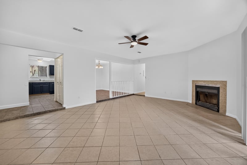 Living area with tile floor viewed toward hallway at 3801 Crown Point Rd unit 2061, Jacksonville, FL 32257