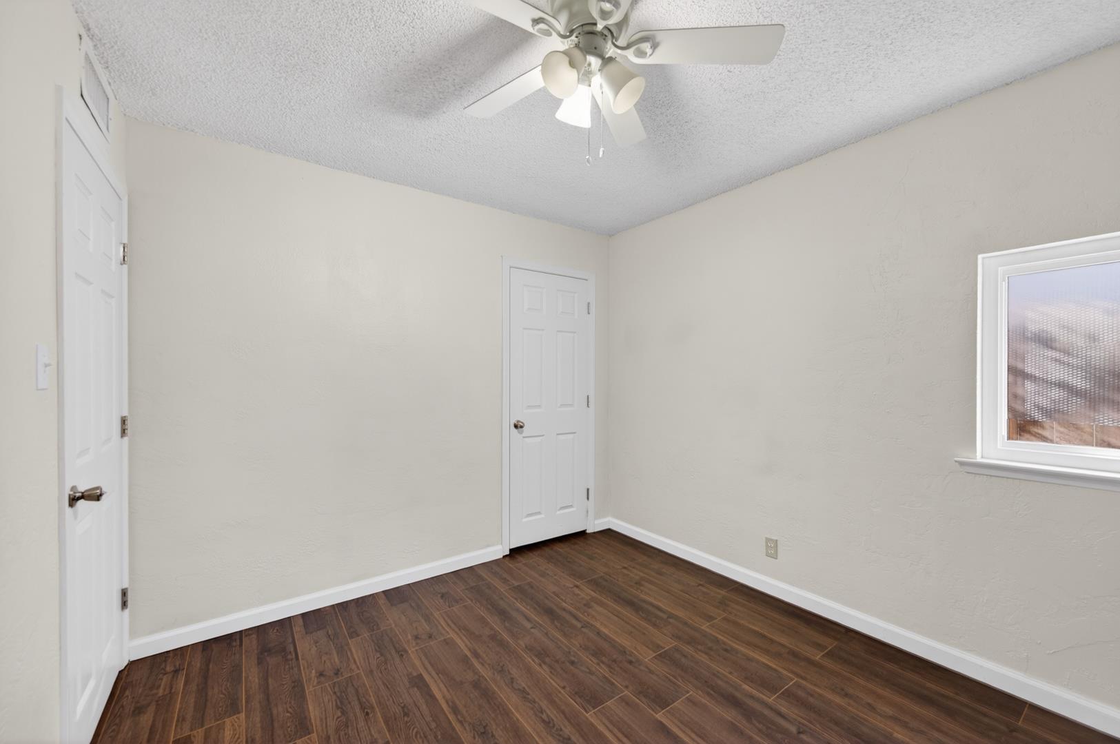 1524 W Fountain Way, photo 12