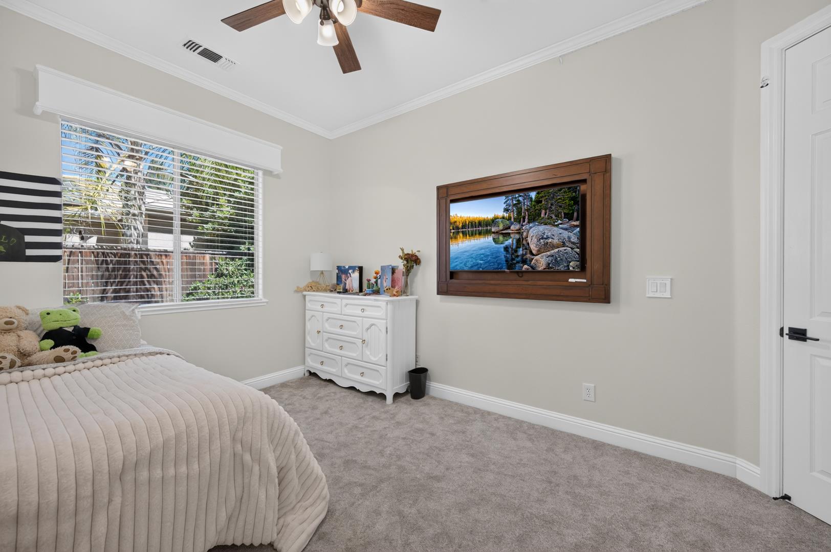 633 W Richmond Ave, photo 69