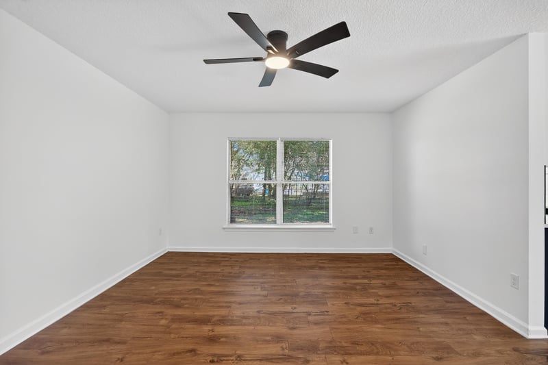 Photo 8 of 411 Pearl St, Green Cove Springs, FL 32043, photographed by Megapixeler