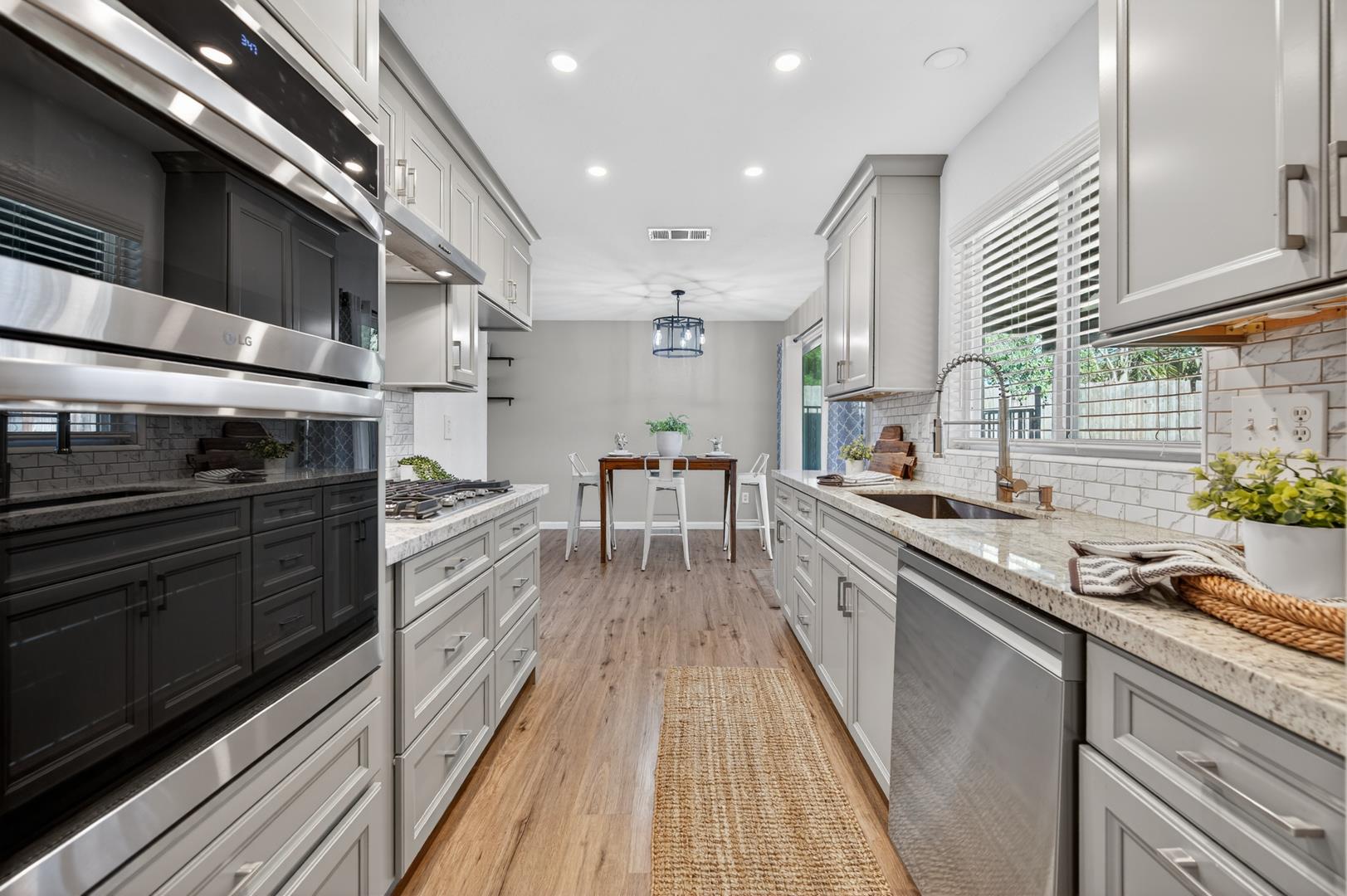 1235 W Dyer Ave, photo 24