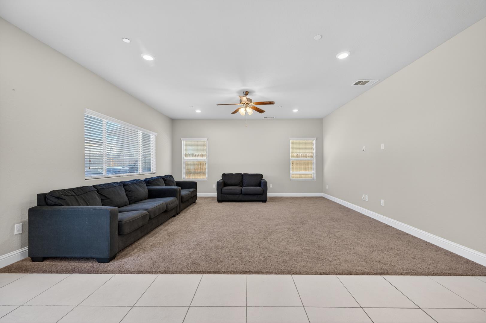 5281 N Phoenix Ave, photo 21