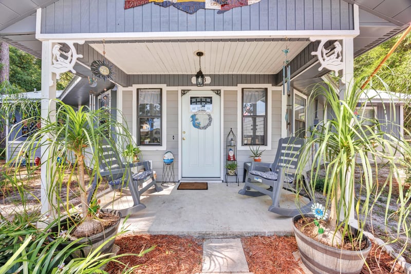 Photo 2 of 185 Violet Cir, Interlachen, FL 32148, photographed by Megapixeler
