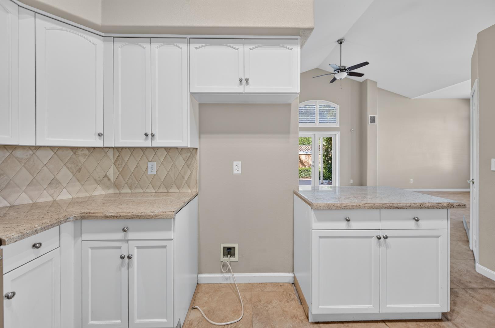 1327 E La France Dr, photo 29
